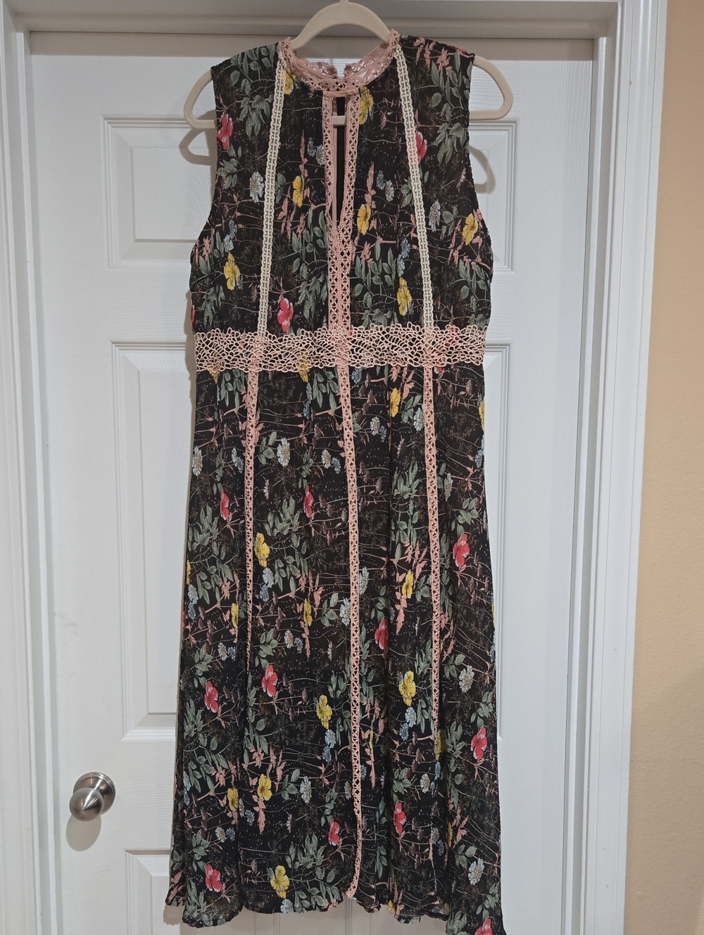 foxiedox Black Floral Dress with Lace Trim Size XL
